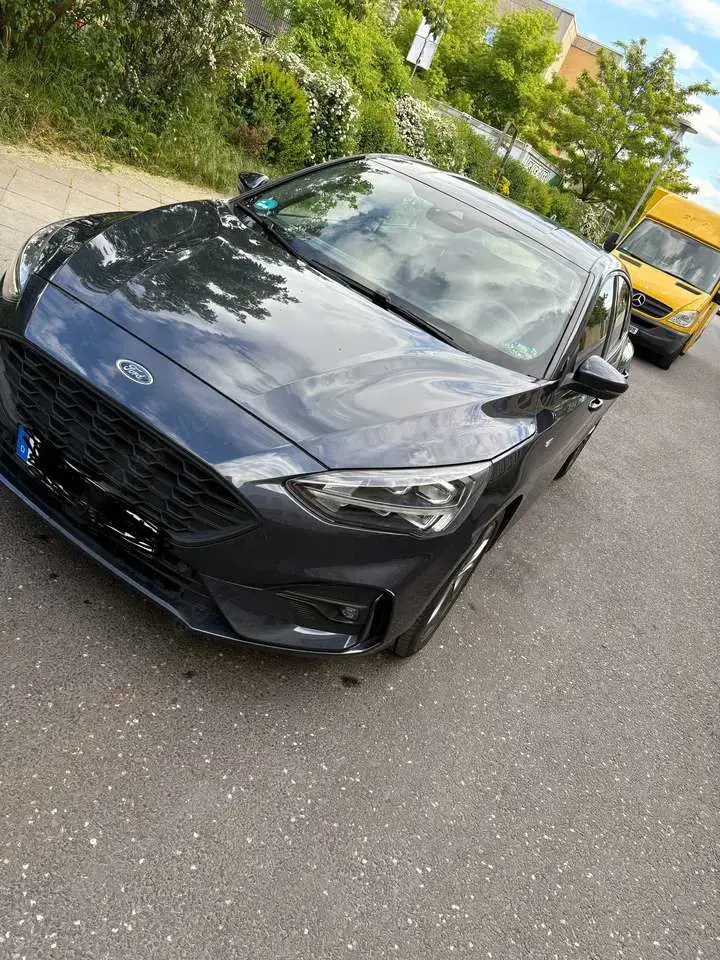 Ford Focus 1.0 EcoBoost Start-Stopp-System ST-LINE