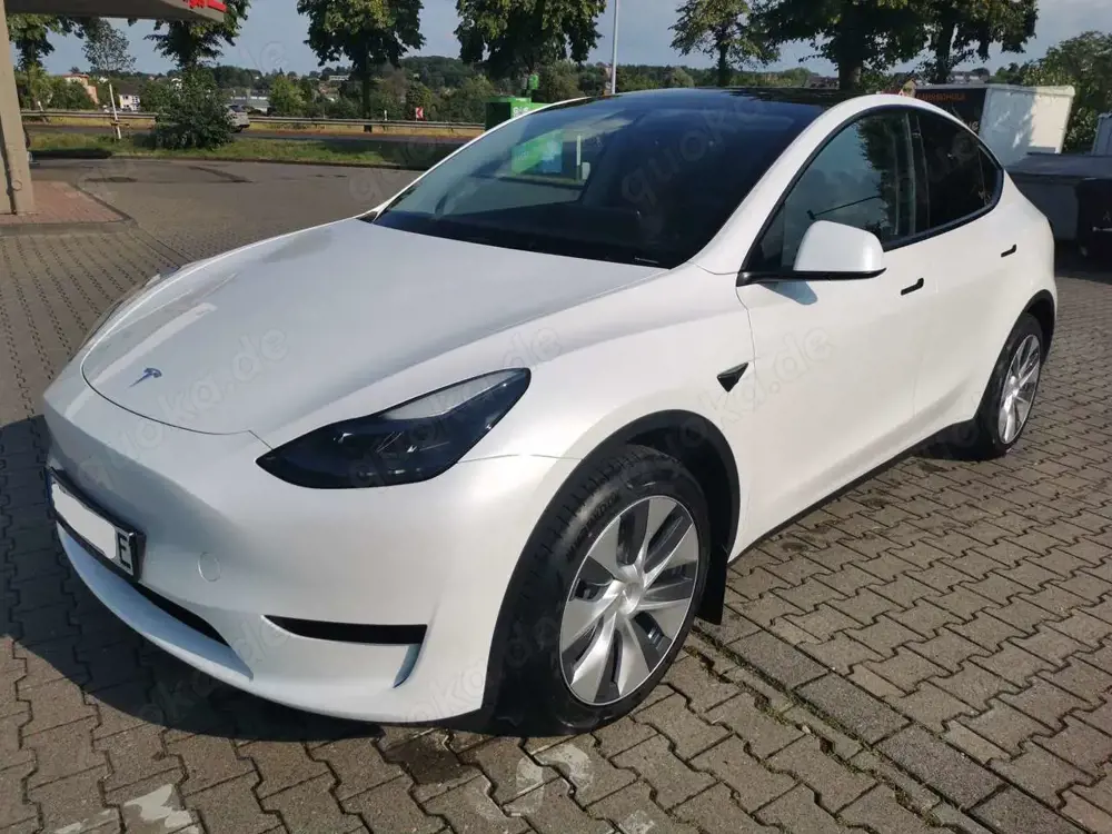 Tesla Model Y Model Y RWD
