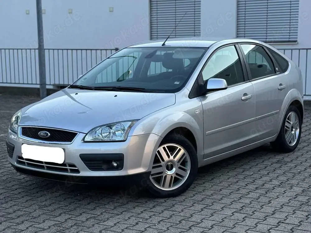 Ford Focus 1.6 Ti-VCT Ghia / 82.000 km / TOP ZUSTAND