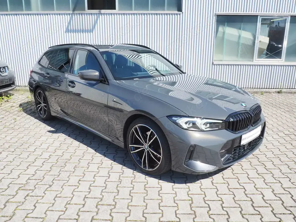 BMW 320 d Touring xDrive Aut.*M Sp*AHK*HiFi*Sthzg*ACC
