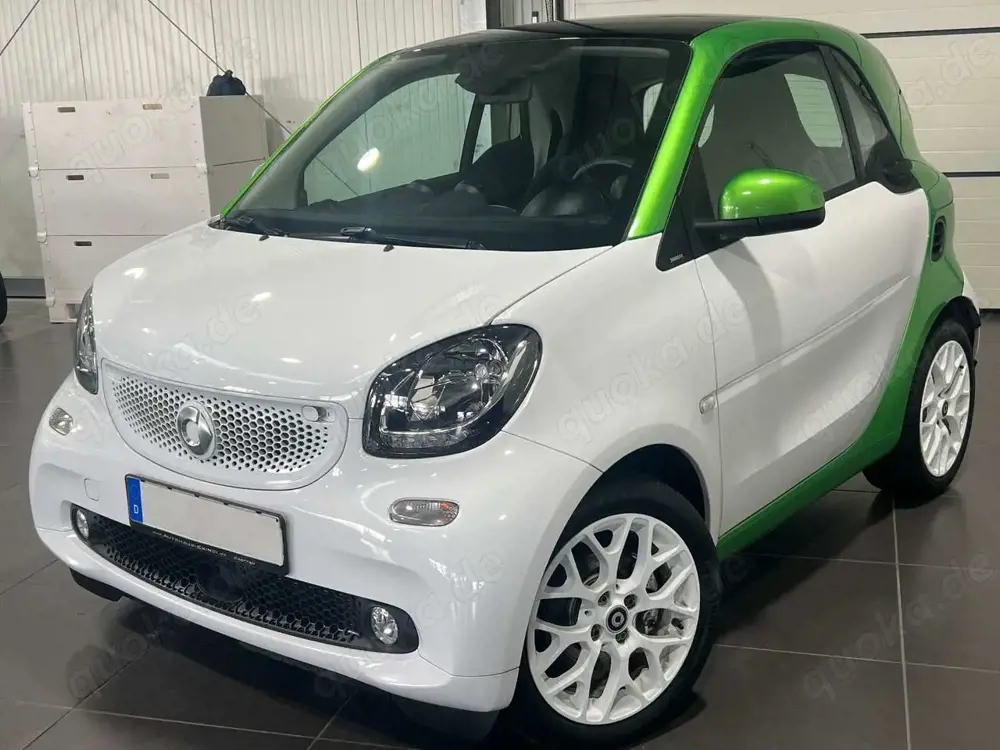 smart forTwo coupe EQ Automatik **Navi*Panorama*Temp**