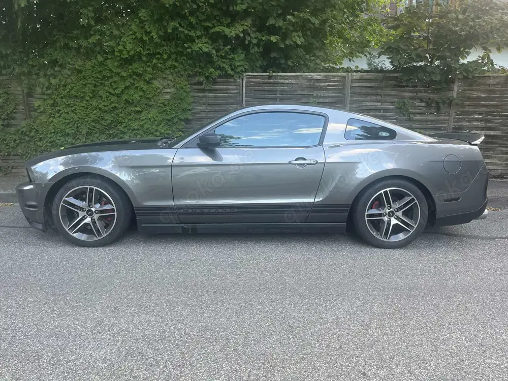 Ford Mustang V6, Gasanlage, SVT Felgen, Sportfahrwerk