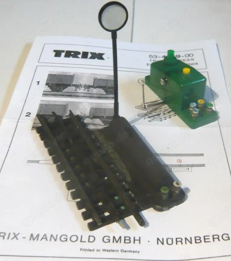 TRIX EXPRESS H0 el. Entkupplungsgleis mit Schalter