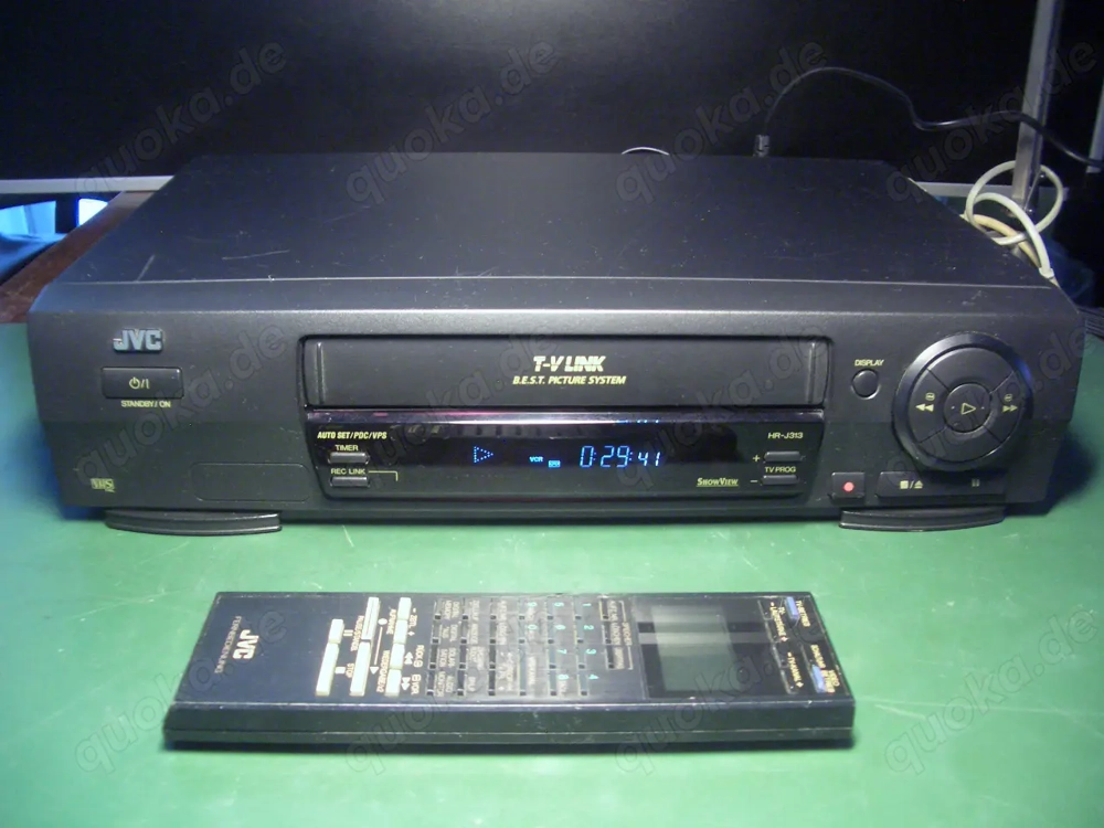 JVC HR-J3131EU Videorecorder mit Fernbedienung und Scart- Kabel 