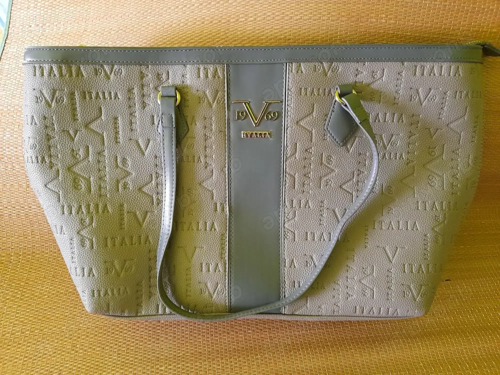 19v69 ITALIA Tasche in Grau von VERSACE