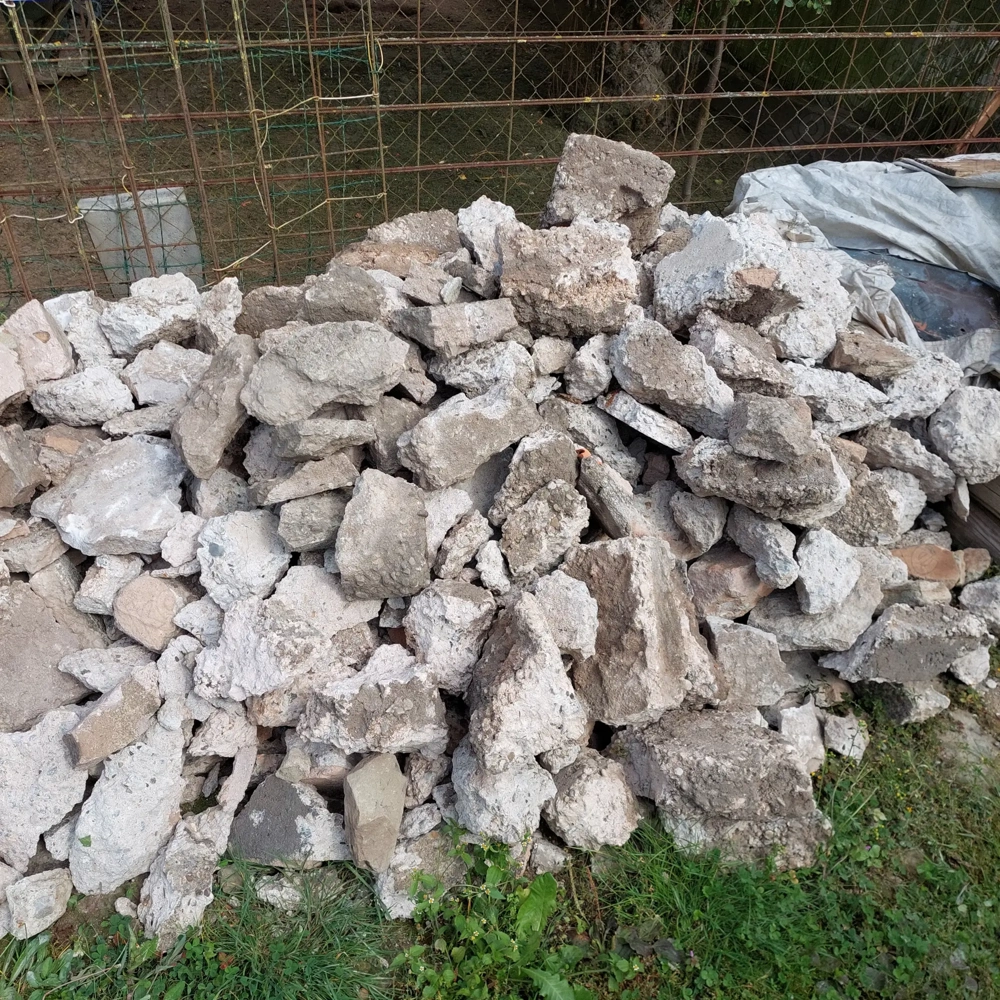 Betonstücke, als Auffüllmaterial, Teichbefestigung oder ......? 