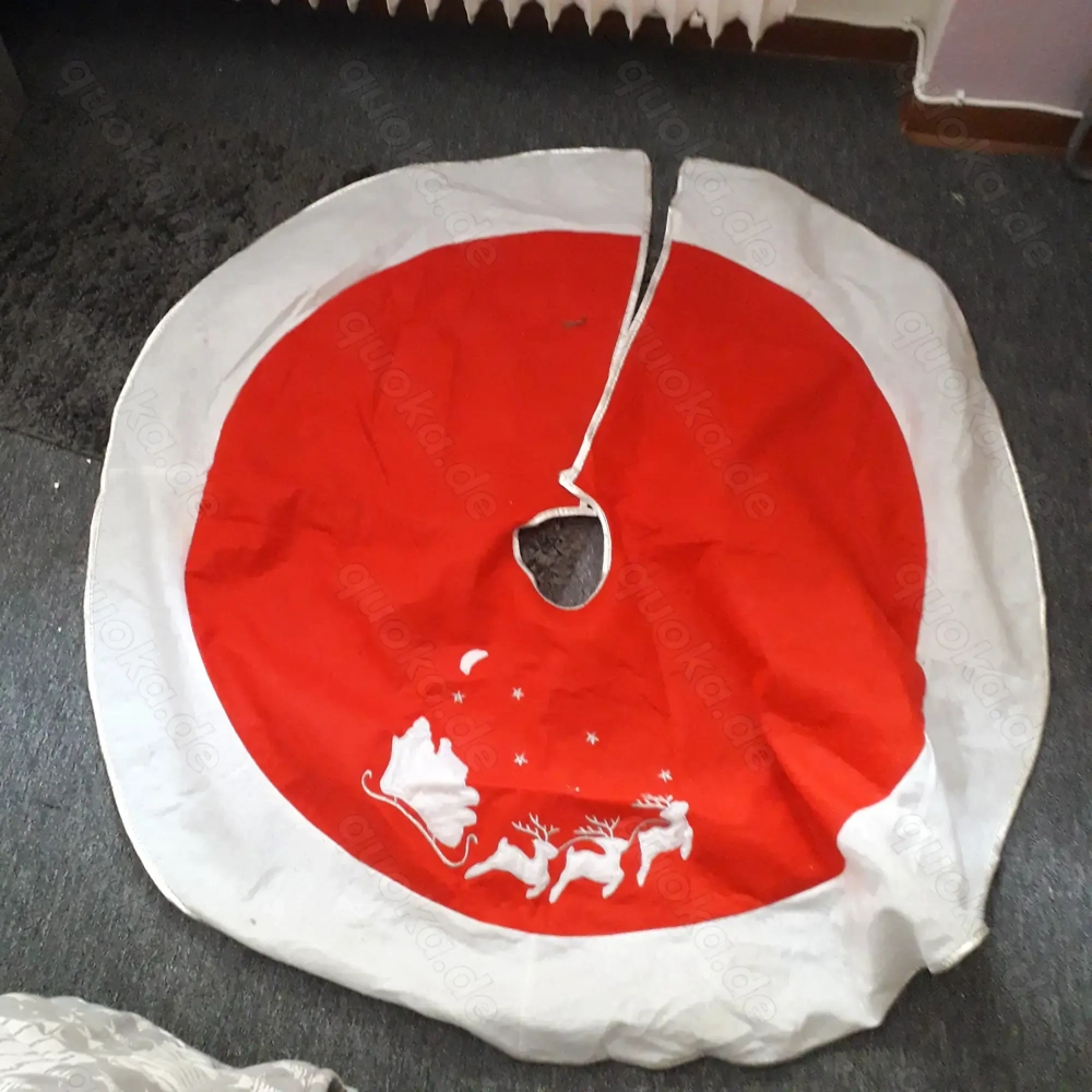 Weihnachtsbaumdecke rot mit Motiv  