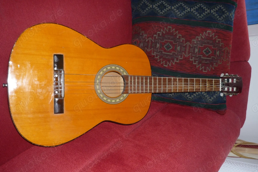 Konzertgitarre Akustikgitarre günstig zu verkaufen