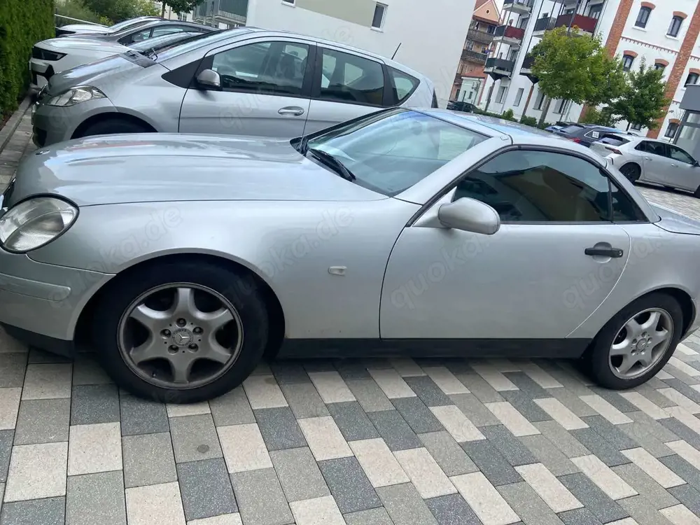 Mercedes-Benz SLK 230