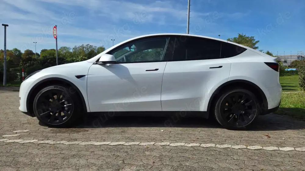 Tesla Model Y Model Y LR Dual Motor AWD + Ambientebeleuchtung !