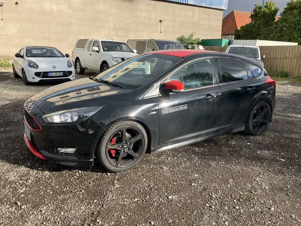 Ford Focus 1.5 EcoBoost ST-Line verstärkter Motor