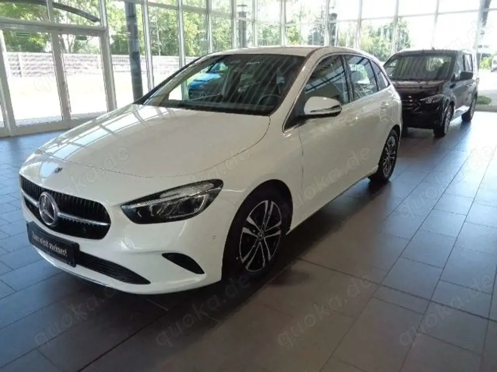 Mercedes-Benz B 180 KAMERA,LED,NAVI,NP:44.095,-
