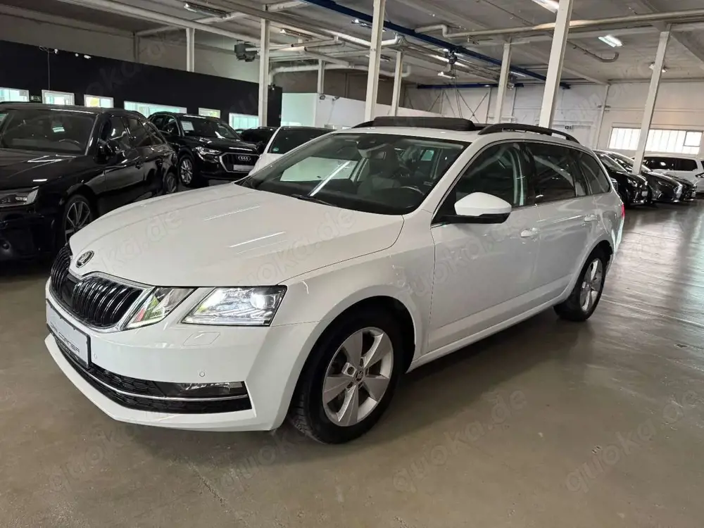 Skoda Octavia STYLE 4X4 PANO NEUER MOTOR / MEGA VOLL