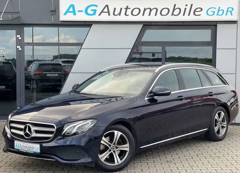 Mercedes-Benz E 220 d T-Modell Avantgarde Widescreen Cockpit