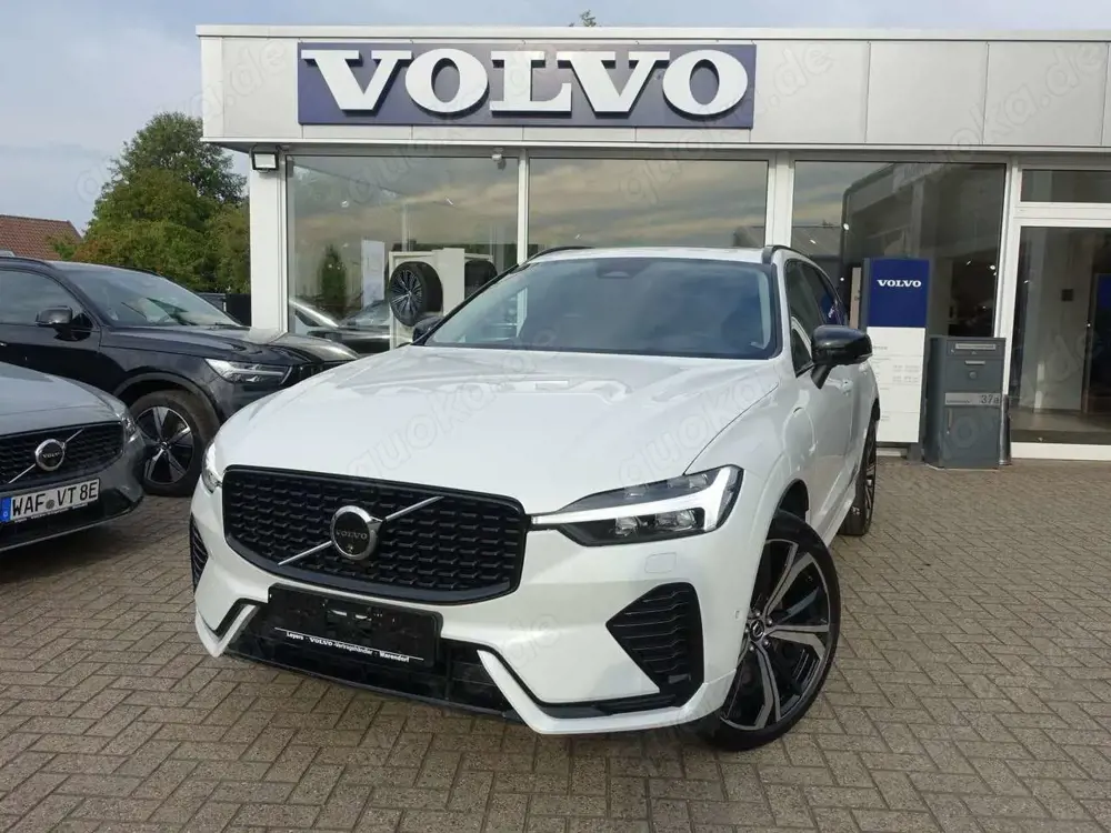 Volvo XC60 Ultra Dark T8 AWD/Massage/360°/BW/Head-UP