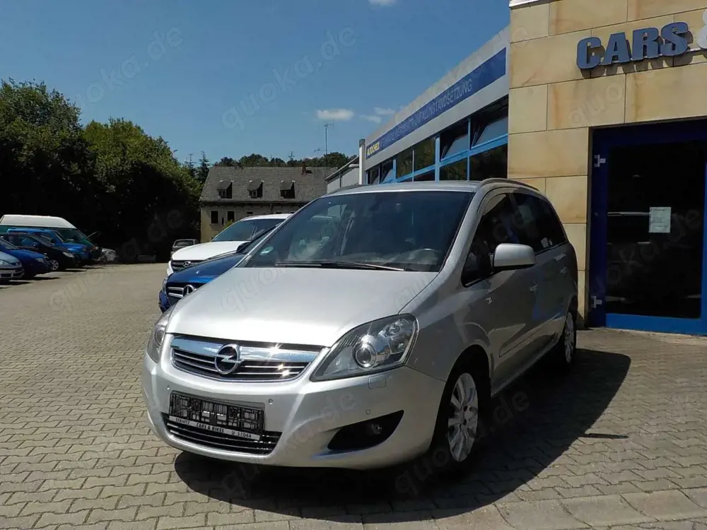 Opel Zafira Innovation GEPFLEGT! XENON! 7SITZER! HU NEU!