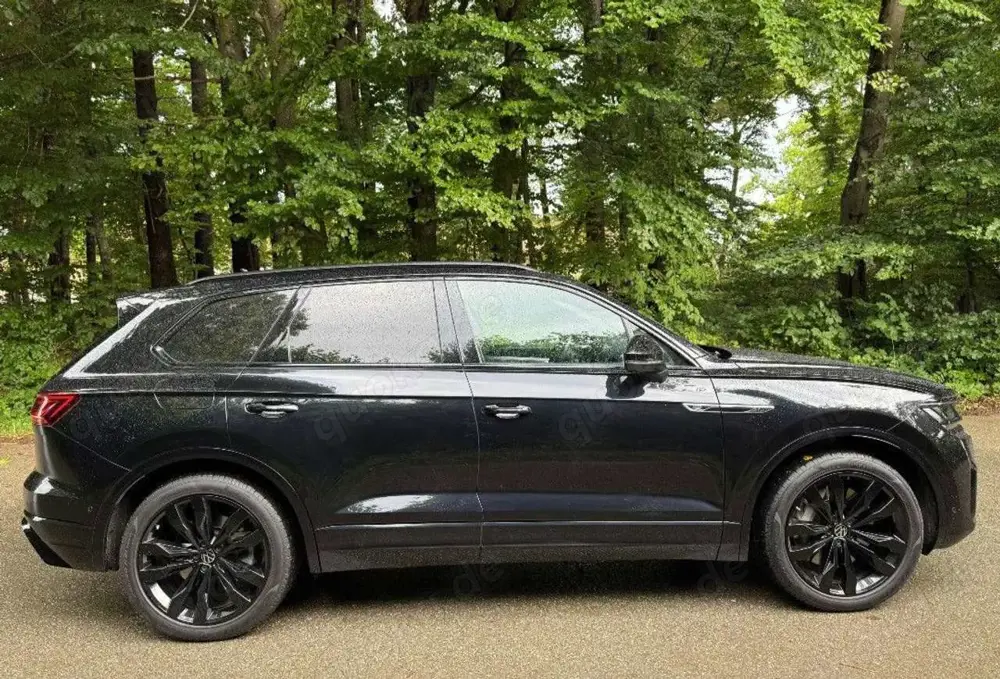 Volkswagen Touareg R V6 3,0 TSI-eHybrid 4MOTION-PANO-VOLL !