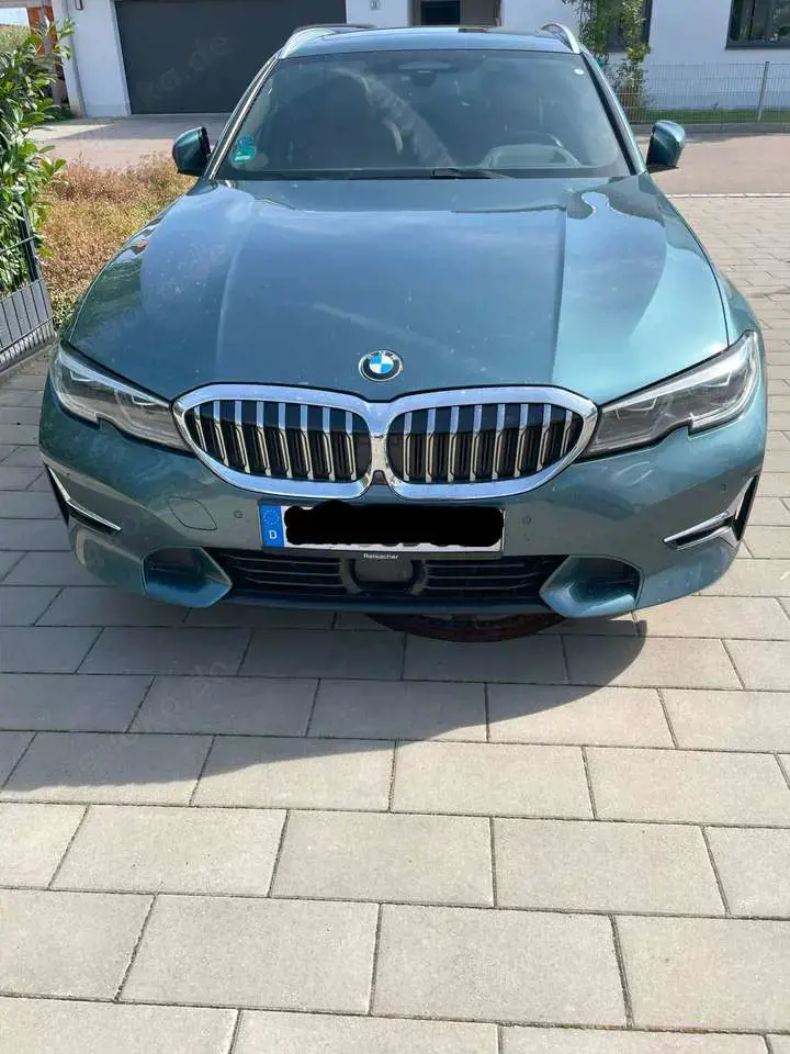 BMW 330 3er Touring 330i Touring xDrive Aut. Luxury Line