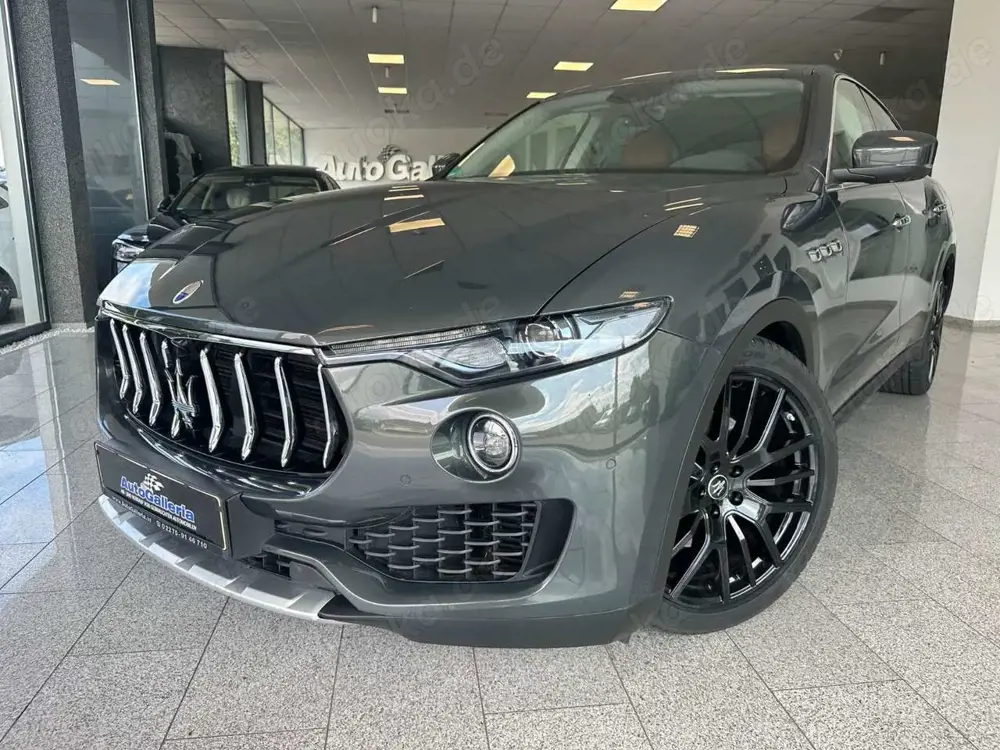 Maserati Levante 3.0 V6 4x4 Panorama Leder Kamera AHK