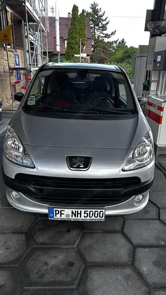 Peugeot 1007 110 2-Tronic Premium