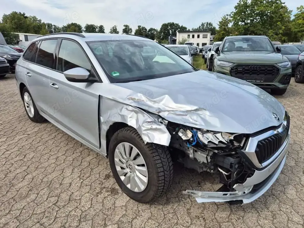 Skoda Octavia Combi 2.0 TDI Ambition Navi LED Keyless