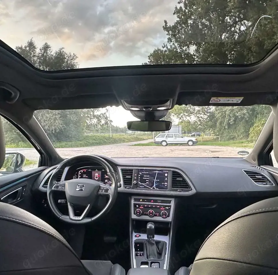 SEAT Leon XcellencePANO-NAVI-SZH-LED-ALCANT-R.KAM-ACC