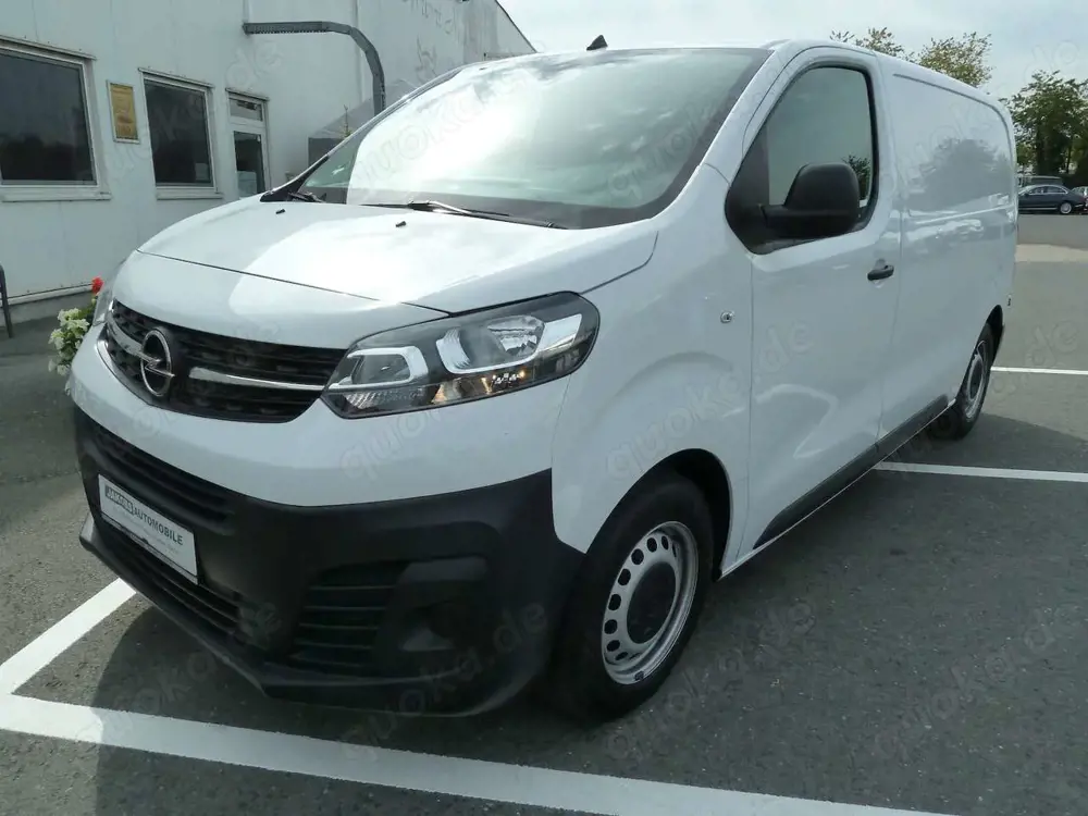 Opel Vivaro 1.5 D 3 Sitze Klima PDC beschädigt