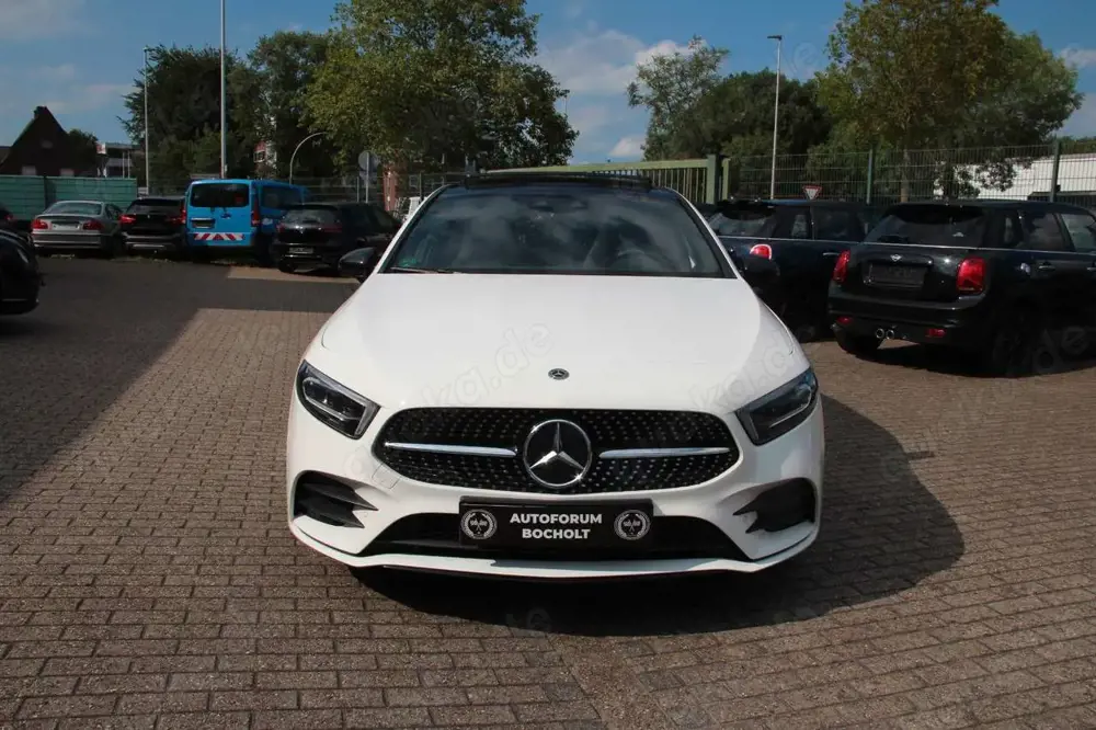 Mercedes-Benz A 180 AMG Line, MBUX, Wide, Pano, Ambi, 360, LED