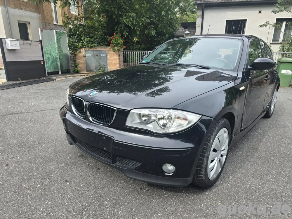 BMW 116i mit wenig KM aus 2.Hand. Türe vorne links beschädigt  Ko