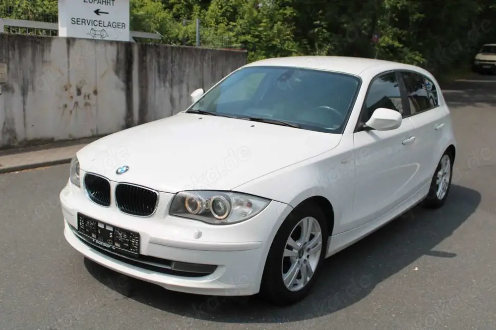 BMW 118 d 6 Gang Navi M Technik Sportsitze Alu