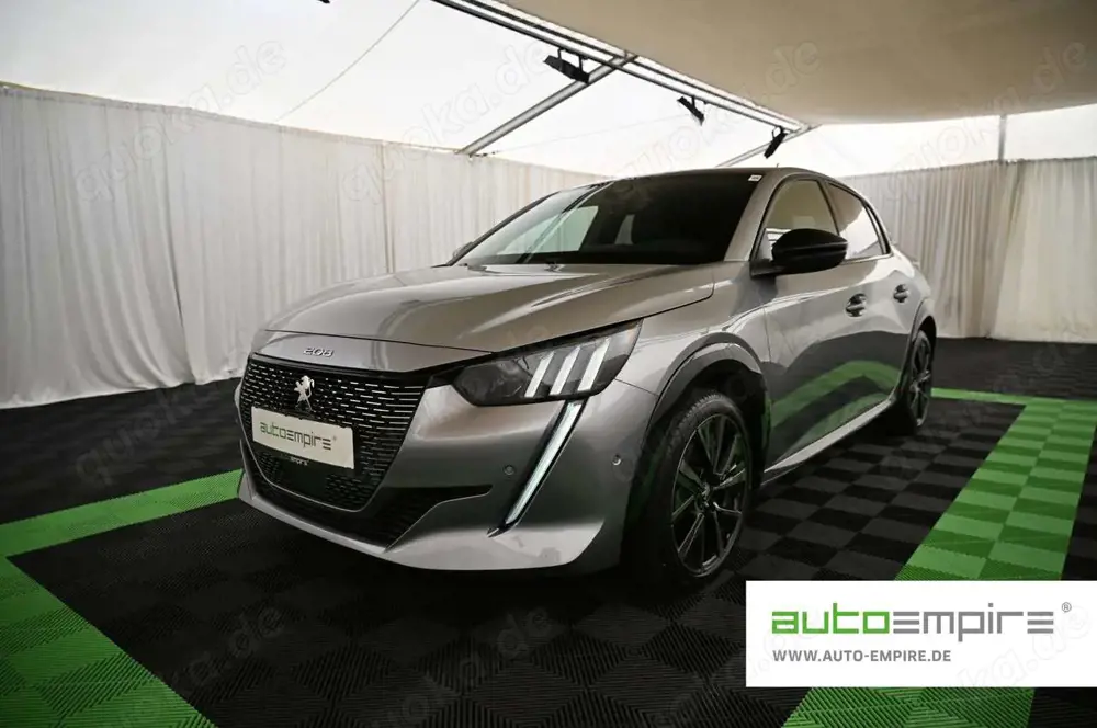 Peugeot 208 1.2 PT 100 GT HAGEL !!! /LED/NAVI/PARK-ASS/ACC/17