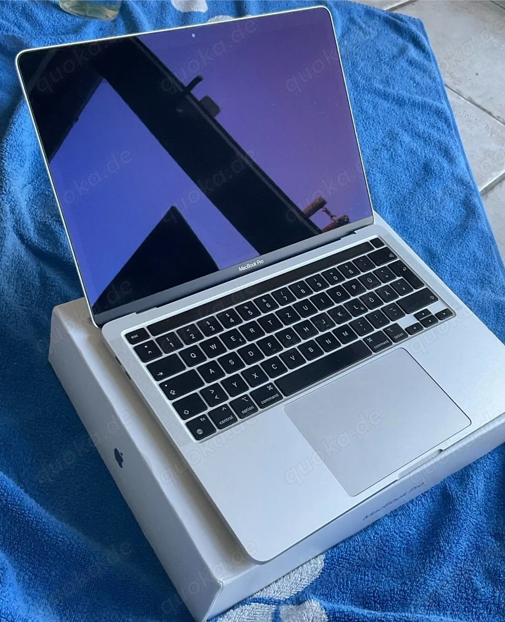 Apple MacBook Pro M2 13,3" (2  GB SSD   8GB - TOP