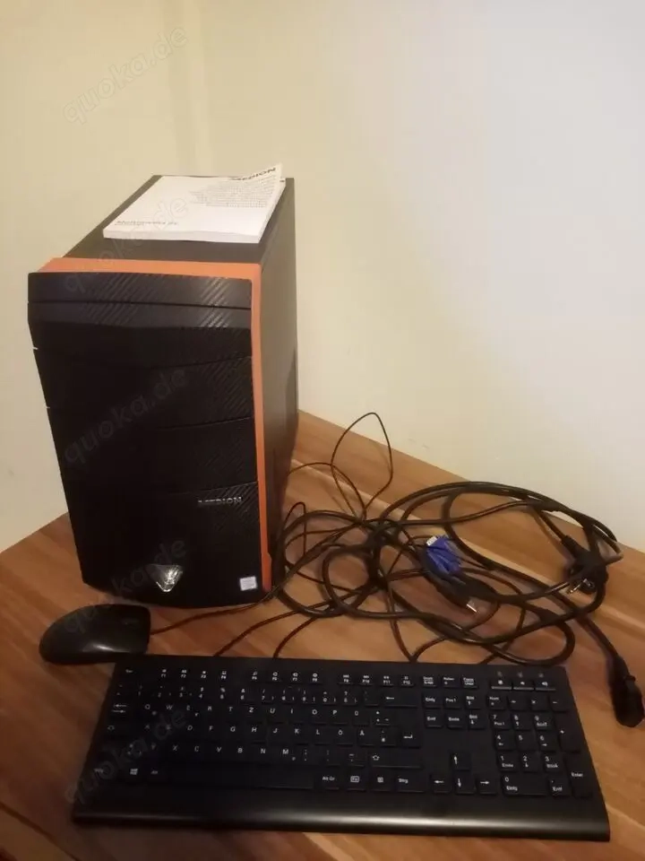 Medion Akoya P5318 PC 2TB Speicherkapazität Schwarz Orange