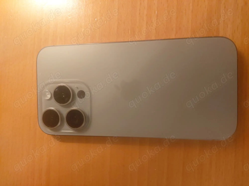 Iphone 15 Pro 128 GB, Titan wie neu. Akku 90% Wegen Wechsel zu einem Android-Gerät.