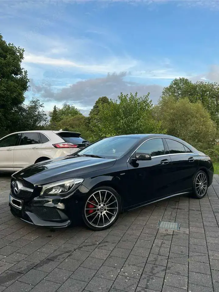 Mercedes-Benz CLA 180 7G-DCT AMG Line