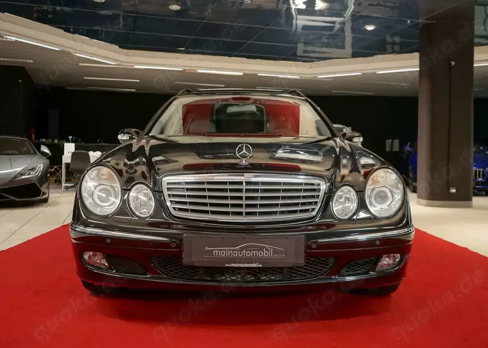 Mercedes-Benz E 500 T 4Matic 7-SITZER Schiebedach HarmKardon
