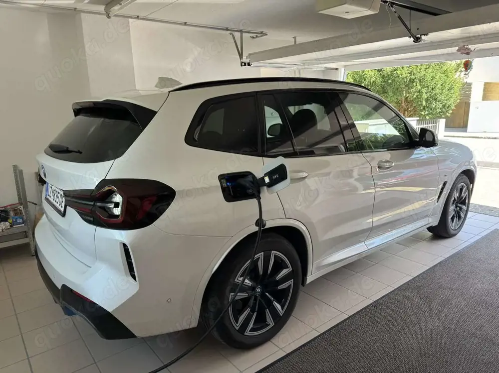 BMW iX3 Inspiring, AHK, Schiebedach