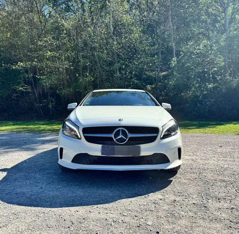 Mercedes-Benz A 180 d AUTOMATIK,Kamera,SZH,PDC,Carbon