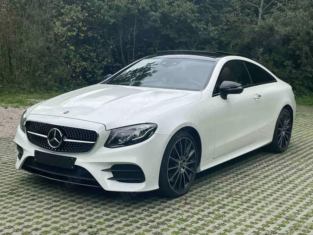 Mercedes-Benz E 400 4Matic Coupe 9G-TRONIC AMG Line Pano ACC