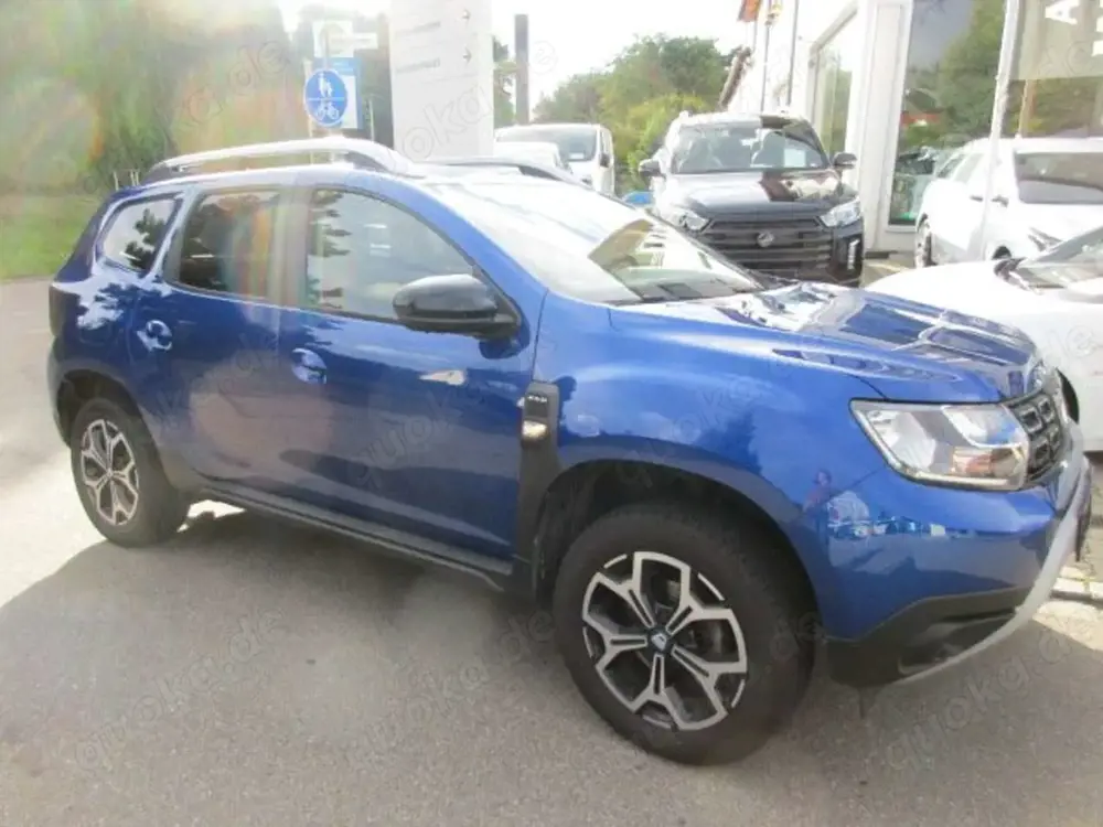 Dacia Duster Celebration 4WD TCE 150 Navi Kamera PDC Alufelgen