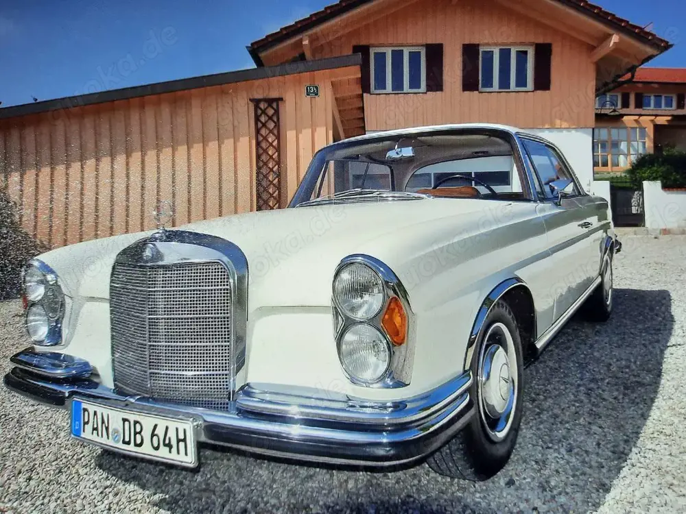 Mercedes-Benz 220
