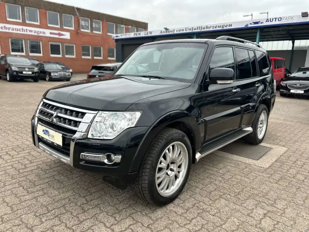 Mitsubishi Pajero 3.2 DI-D Edition 100*7-Sitzer*