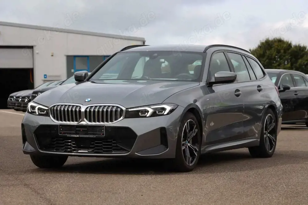 BMW 330 i Touring xDrive M Sport shadow line