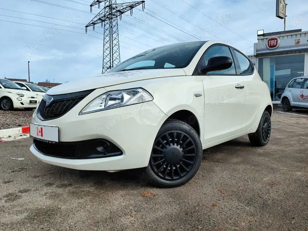 Lancia Ypsilon 1.0 Hybrid  "SILVER" (Premium) Tagesz.