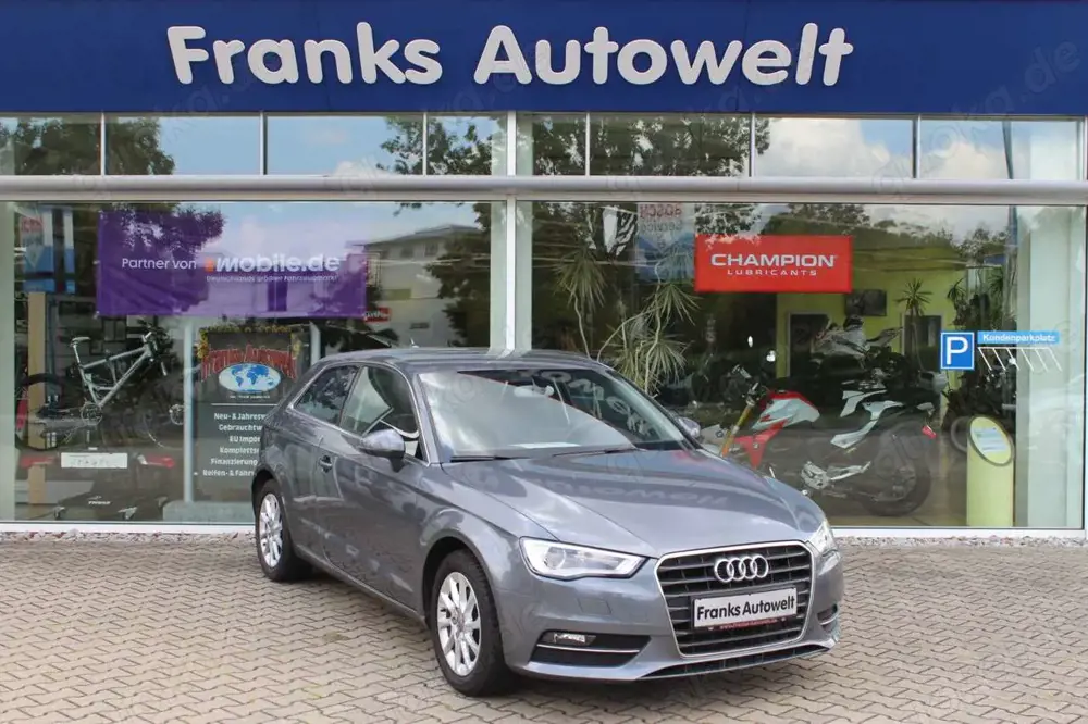 Audi A3 Attraction Xenon/AHK /Navi/