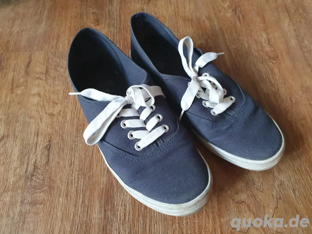 blaue Schuhe in 39