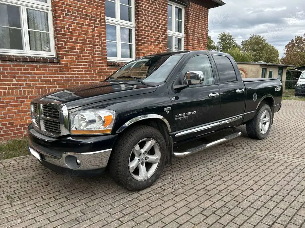 Dodge RAM 1500 SLT 4x2 Quad Cab BIG HORN EDITION