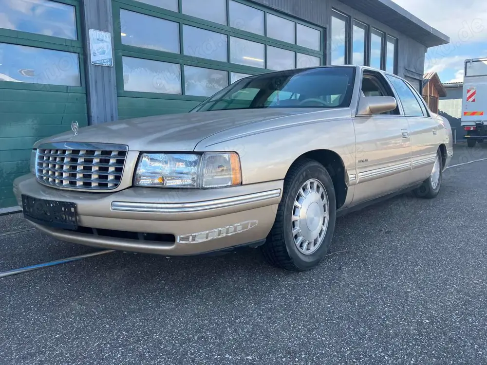 Cadillac Deville 4.6 V8 32V Northstar zum Herrichten