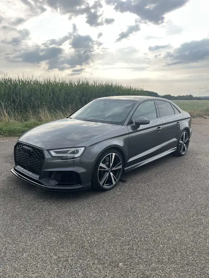 Audi RS3 Limousine S tronic