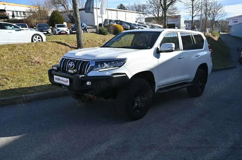 Toyota Land Cruiser 2.8l NESTLE OFFROAD komplett
